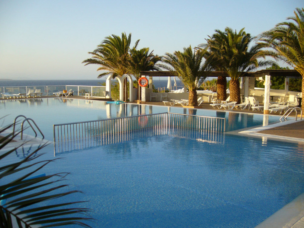 VILLAGGIO PUNTA PRIMA CON ANIMAZIONE