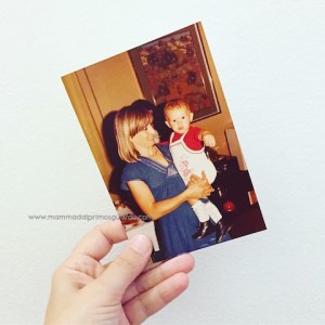 mammadalprimosguardo bambina